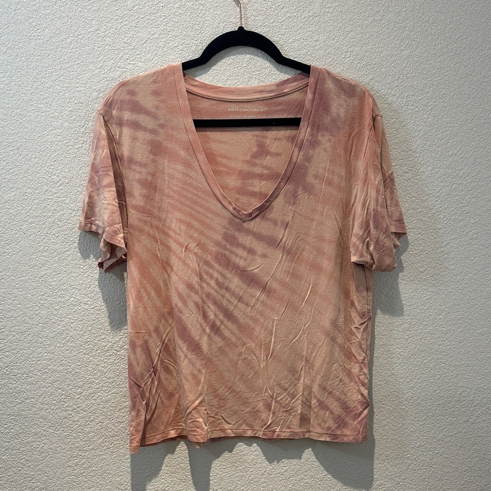 American Eagle Outfitters Pink Tie-Dye V-Neck Tee Size Small